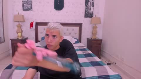 Snapshot of juan_lovers chatting on 12/06/24, 12:38 J U A N L O V E R S online show from 12/06/24, 12:38