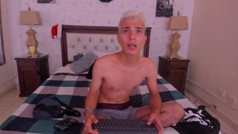 Snapshot of juan_lovers chatting on 12/06/24, 03:44 J U A N L O V E R S online show from 12/06/24, 03:44