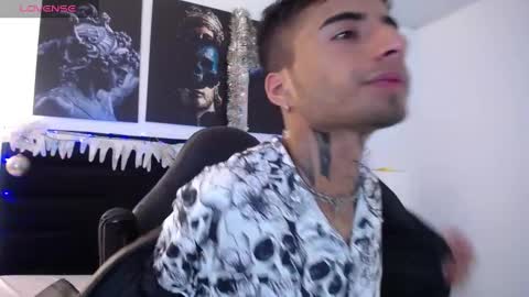 juancamilo66_ online show from 12/24/24, 04:00