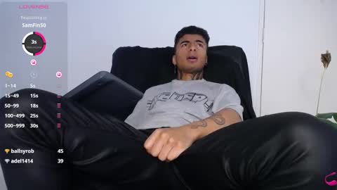 juancamilo66_ online show from 01/01/25, 12:21