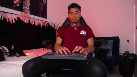 juancamilo66_ online show from 01/02/25, 08:02