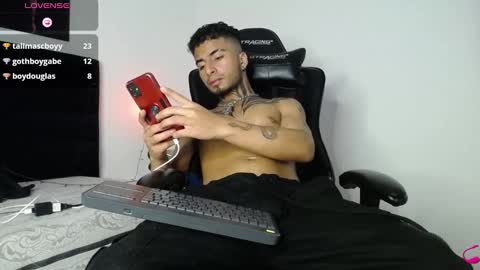 juancamilo66_ online show from 02/09/25, 08:11