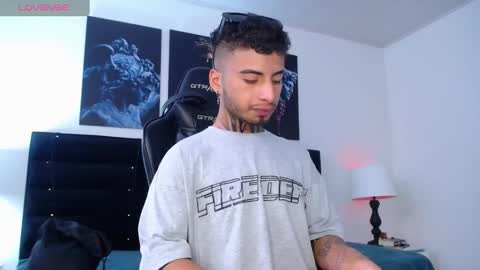 juancamilo66_ online show from 02/12/25, 07:13