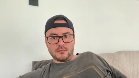 Snapshot of juanchom chatting on 10/20/25, 07:58 juanchom online show from 10/20/25, 07:58