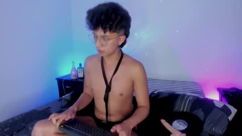 Snapshot of juandaaa__ chatting on 02/20/25, 01:46 juandaaa__ online show from 02/20/25, 01:46