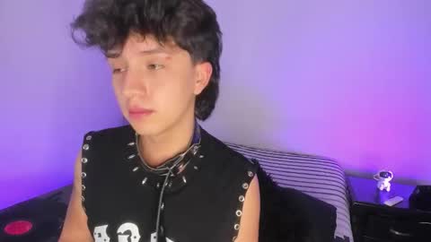 Snapshot of juandaaa__ chatting on 12/14/25, 05:24 juandaaa__ online show from 12/14/25, 05:24