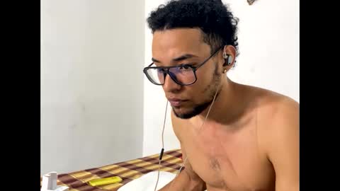 Snapshot of juanexfox chatting on 04/15/26, 06:26 juanexfox online show from 04/15/26, 06:26