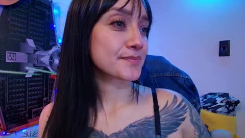 Snapshot of juanita_adams chatting on 02/05/25, 09:18 Juanita online show from 02/05/25, 09:18