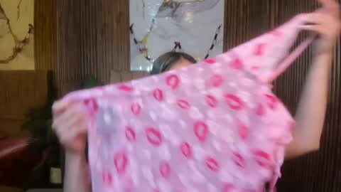 JUANITA online show from 04/05/26, 11:40