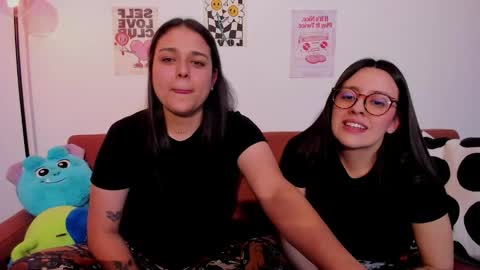 juanitaaa_ online show from 05/11/26, 02:50