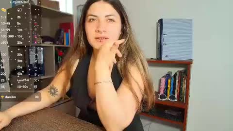 Snapshot of juanitablue chatting on 06/13/26, 05:55 Blue online show from 06/13/26, 05:55