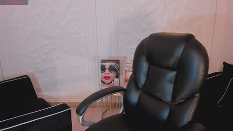 Juanita Clay online show from 04/25/26, 07:33