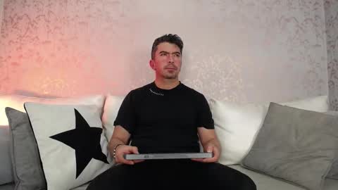 Juan k online show from 11/08/25, 01:44