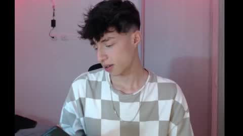 Snapshot of juanmres chatting on 11/23/25, 11:48 juanmres online show from 11/23/25, 11:48