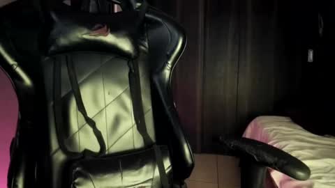 juanpt69 online show from 12/19/24, 06:01