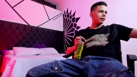 Snapshot of juansixx_ chatting on 10/20/25, 04:02 Juan online show from 10/20/25, 04:02