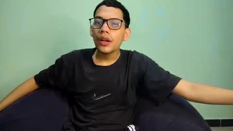 Snapshot of juansuarez204 chatting on 01/06/25, 01:42 juansuarez204 online show from 01/06/25, 01:42