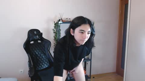 Aoi online show from 02/24/25, 12:09