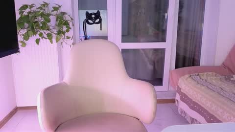 Snapshot of jugoddess chatting on 09/15/25, 06:08 Goddess Julia online show from 09/15/25, 06:08