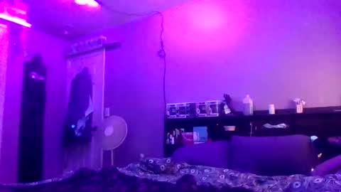 Juiceepawwg420 online show from 06/08/26, 01:33