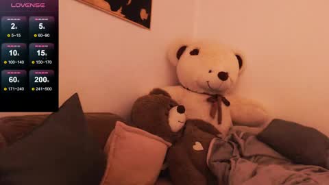 Snapshot of juicy_mystery chatting on 12/26/24, 06:12 laura online show from 12/26/24, 06:12