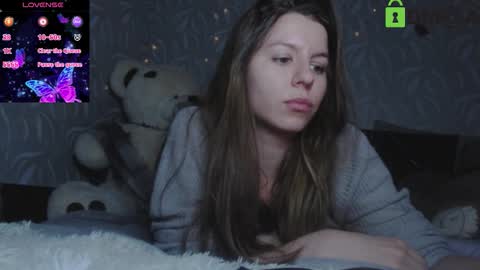 Snapshot of juicy_mystery chatting on 10/26/25, 12:44 laura online show from 10/26/25, 12:44