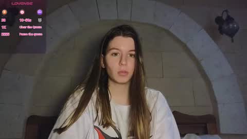 Snapshot of juicy_mystery chatting on 12/22/25, 12:46 laura online show from 12/22/25, 12:46