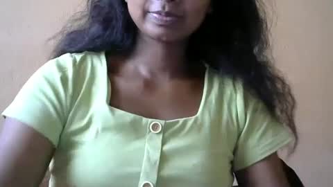 Snapshot of juicy_pretty chatting on 03/05/25, 08:21 stellah online show from 03/05/25, 08:21