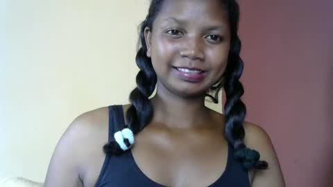 Snapshot of juicy_pretty chatting on 03/12/25, 06:40 stellah online show from 03/12/25, 06:40