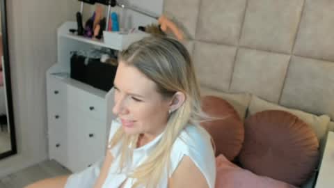 Snapshot of juicy_pussie chatting on 04/26/26, 08:34 Tatjana online show from 04/26/26, 08:34