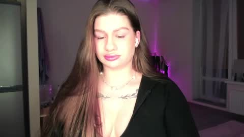 Elena online show from 04/22/26, 08:10