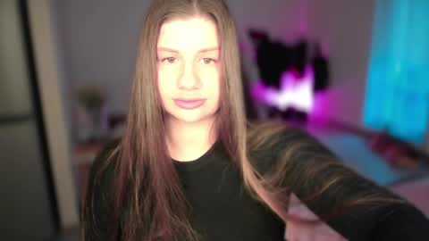 Snapshot of juicyhelenx chatting on 04/30/26, 04:24 Elena online show from 04/30/26, 04:24