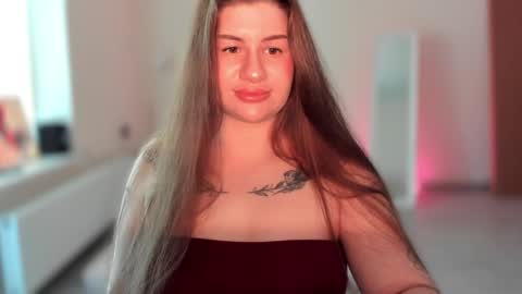 Snapshot of juicyhelenx chatting on 05/19/26, 03:29 Elena online show from 05/19/26, 03:29
