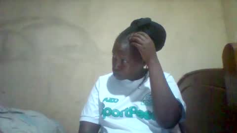 Snapshot of juicyicequeen chatting on 06/07/26, 02:43 juicyicequeen online show from 06/07/26, 02:43