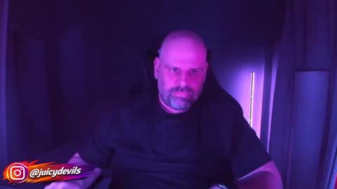 Snapshot of juicylounge chatting on 04/05/26, 04:37 JuicyLounge online show from 04/05/26, 04:37