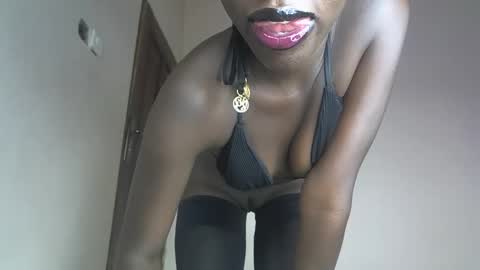 Snapshot of juicynafisha chatting on 02/22/26, 12:15 natisha online show from 02/22/26, 12:15