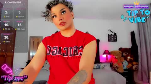 Snapshot of jujubee_lander chatting on 12/10/24, 01:33 Jujubee online show from 12/10/24, 01:33