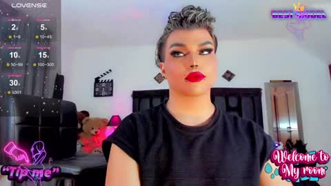 Snapshot of jujubee_lander chatting on 01/10/25, 10:25 Jujubee online show from 01/10/25, 10:25