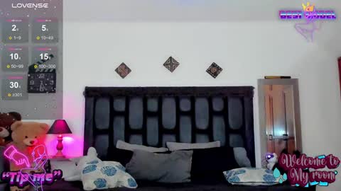 Jujubee online show from 01/11/25, 04:25