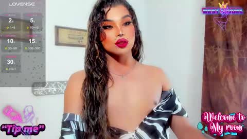 Snapshot of jujubee_lander chatting on 09/29/25, 04:01 Jujubee online show from 09/29/25, 04:01