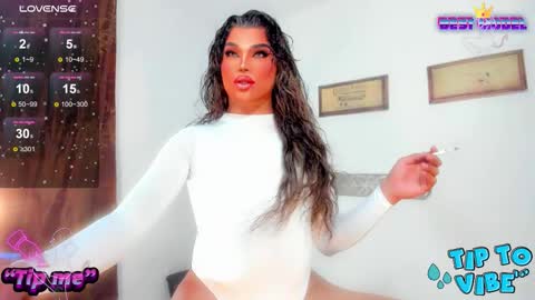 Snapshot of jujubee_lander chatting on 10/18/25, 11:11 Jujubee online show from 10/18/25, 11:11