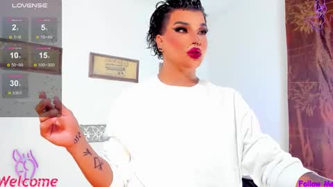 Snapshot of jujubee_lander chatting on 11/21/25, 01:43 Jujubee online show from 11/21/25, 01:43