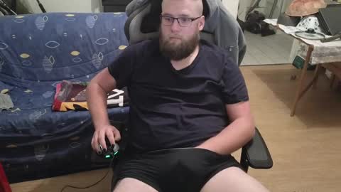 Julcs online show from 12/18/24, 08:25