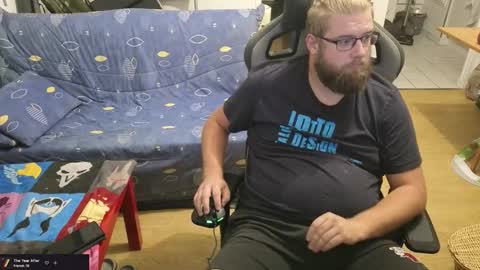 Julcs online show from 10/12/25, 05:56