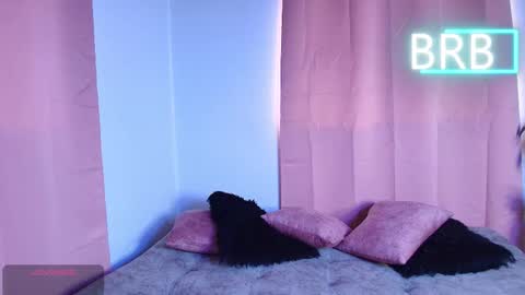 Jules and Gia online show from 02/01/26, 03:43