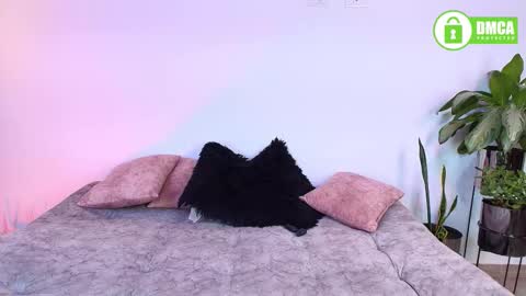 Jules and Gia online show from 03/05/26, 06:37