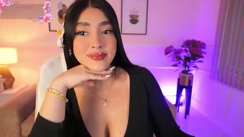 Jules Bennett online show from 12/04/25, 11:30