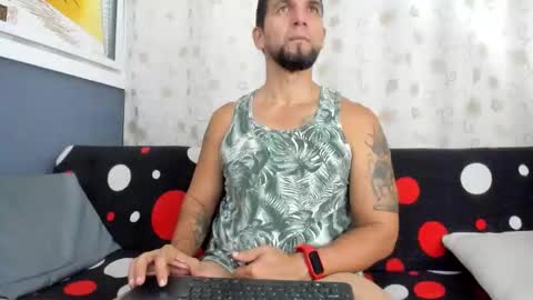 juleslake2 online show from 11/20/25, 11:32