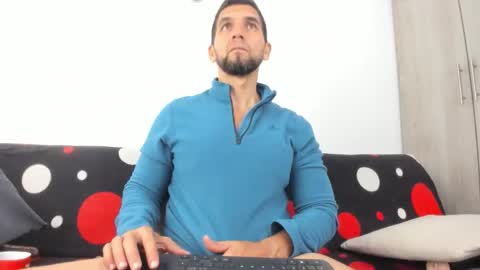 juleslake2 online show from 12/04/25, 12:14