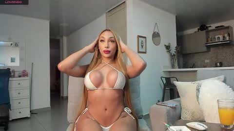 julessy online show from 05/08/26, 04:56